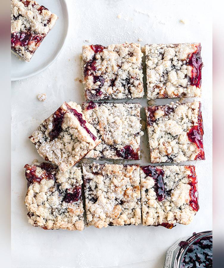 Crumble bars with raspberry jam filling.